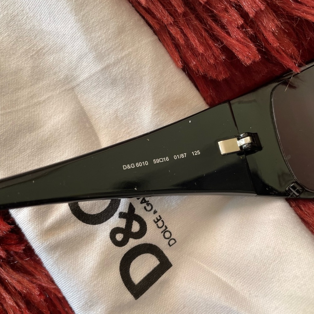 D&G sunglasses. Authentic. In original case. - Picture 8 of 16